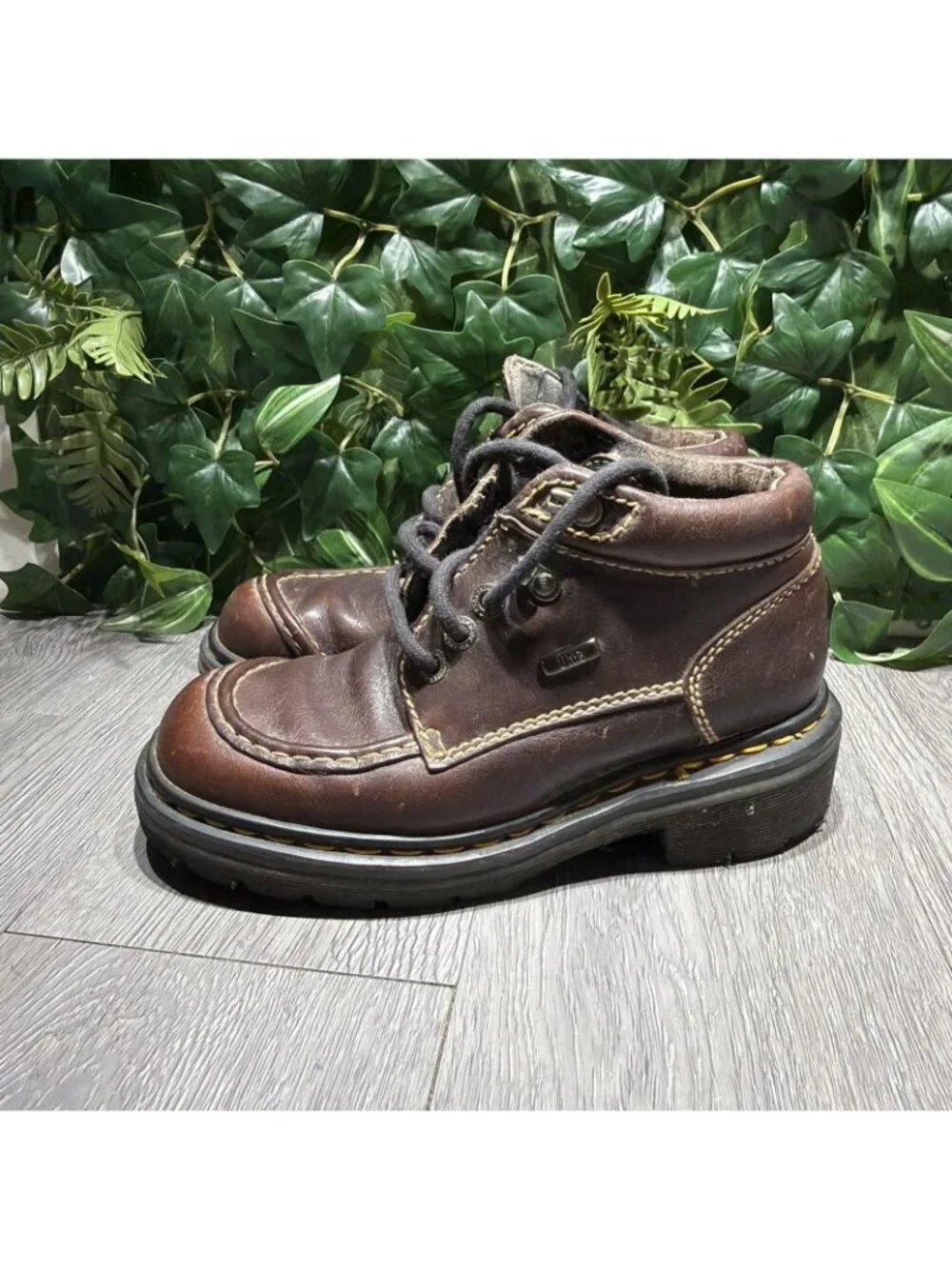 VTG Dr. Martens Brown Leather Ankle Boots 9275 England Sz W 7 Combat Y2K - 90s